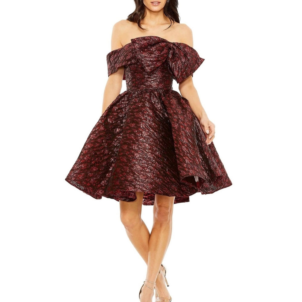 Elegant Red and Black Strapless Dress with Bow